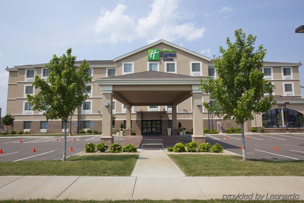 Holiday Inn Express Hotel & Suites Rogers By Ihg Екстер'єр фото