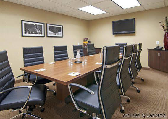 Holiday Inn Express Hotel & Suites Rogers By Ihg Бізнес фото